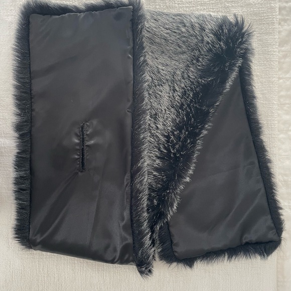 Faux Fur Winter Stole - Picture 5 of 6